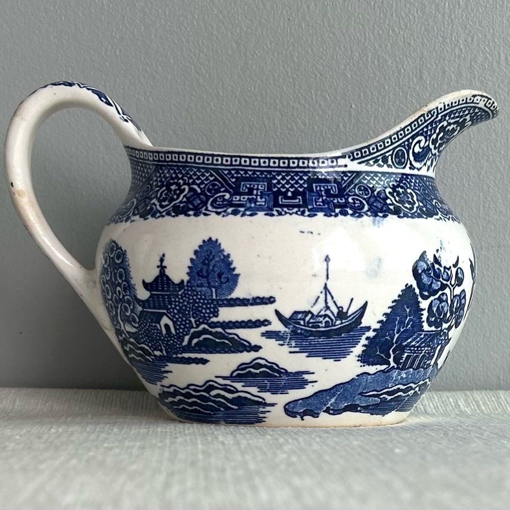 JOHNSON BROTHERS vintage ironstone blue willow creamer england - Picture 2 of 5